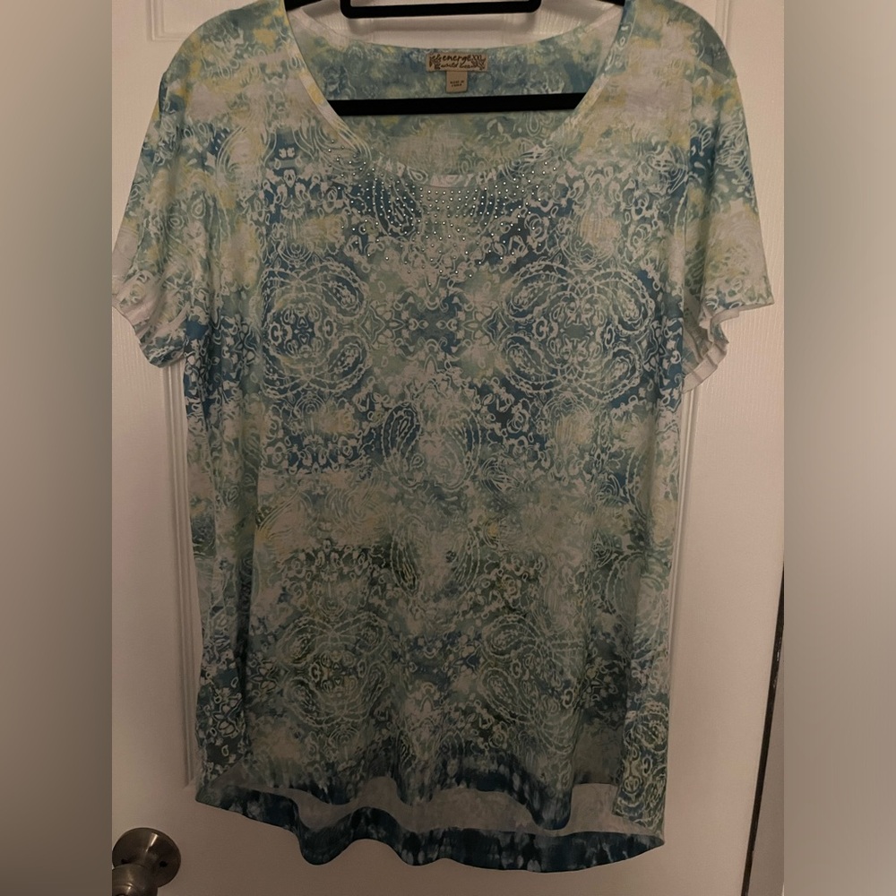 Emerge world wear top with bling. Xxl size with short sleeve